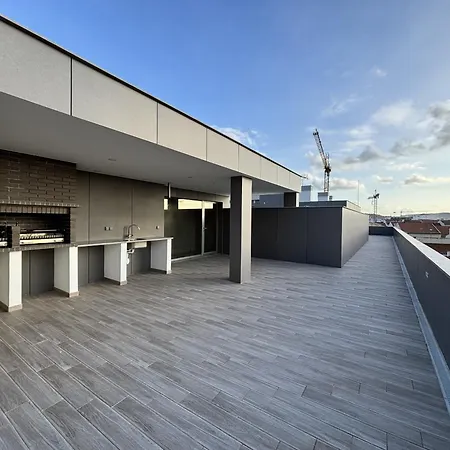 Nina Da - By Sch Apartmán *